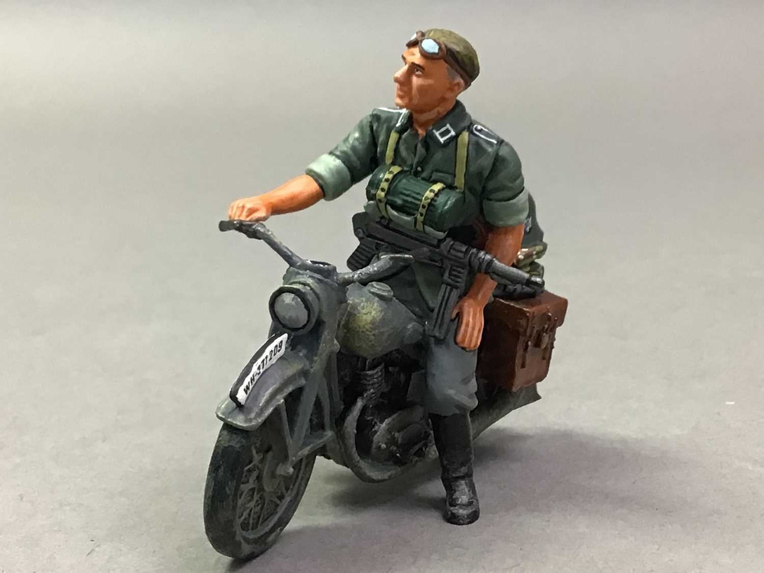 Lot 986 - KING & COUNTRY