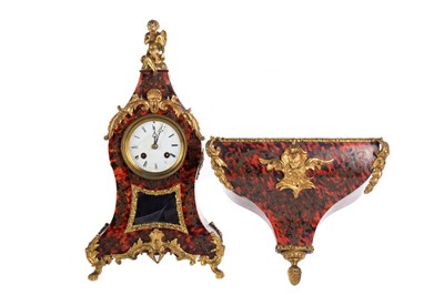 Lot 674 - FRENCH BOULLE MANTEL CLOCK AND WALL BRACKET