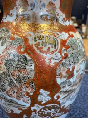 Lot 1087 - JAPANESE KUTANI VASE