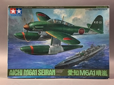 Lot 90 - COLLECTION OF TOYS AND MODEL KITS