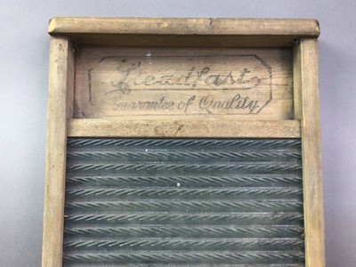 Lot 189 - VINTAGE WASH BOARD