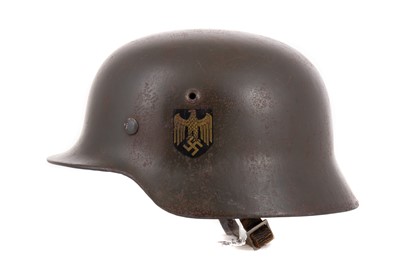 Lot 137 - THIRD REICH M35 STAHLHELM