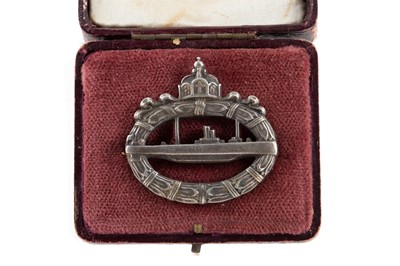 Lot 142 - GERMAN IMPERIAL KAISERLICHE MARINE U-BOAT BADGE