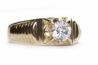 Lot 340 - GENTLEMAN'S FOURTEEN CARAT GOLD GEM SET RING...