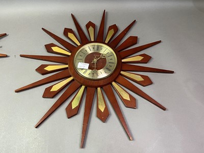 Lot 155 - VINTAGE METAMIC TEAK STARBUST WALL CLOCK