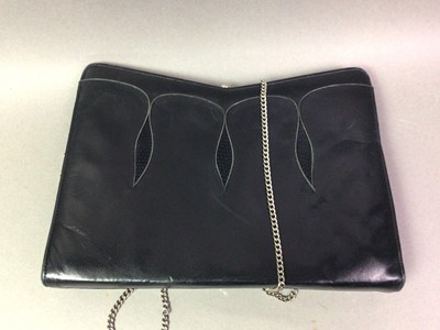 Lot 244 - SELECTION OF VINTAGE HANDBAGS AND HOLDALLS