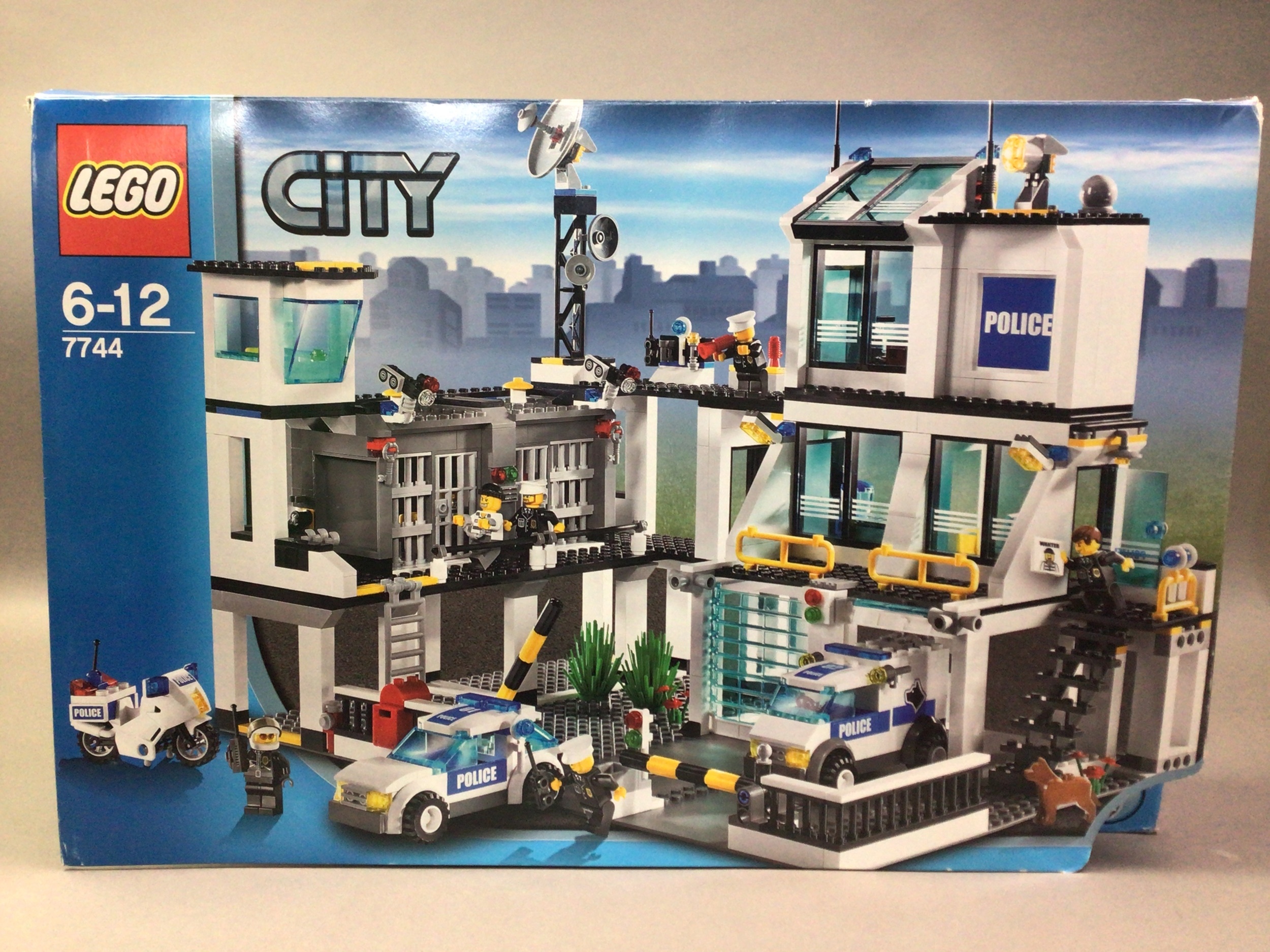 Lot 1003 - LEGO CITY