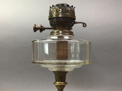 Lot 279 - BRASS AND GLASS OIL LAMP