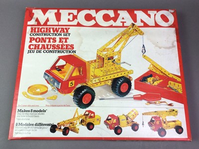 Lot 689 - GROUP OF MECCANO