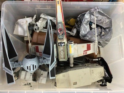 Lot 1007 - STAR WARS, COLLECTION OF FIGURES AND VECHILES