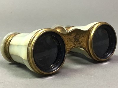 Lot 327 - MOTHER OF PEARL OPERA GLASSES