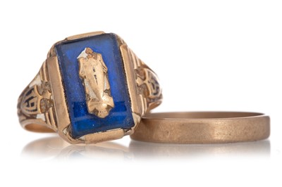 Lot 474 - COLLEGE RING AND A WEDDING BAND