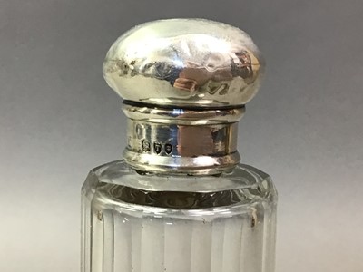 Lot 352 - VICTORIAN SILVER TOPPED BOTTLE