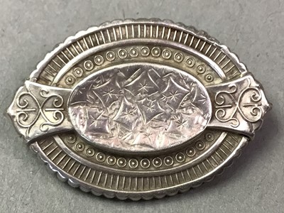 Lot 308 - SILVER HAIR CLIP