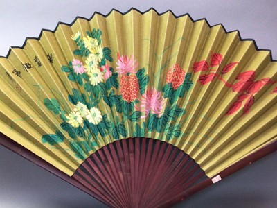 Lot 394 - CHINESE FAN