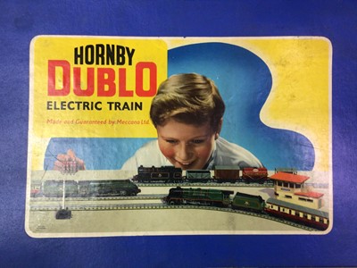 Lot 409 - HORNBY DUBLO ELECTRIC TRAIN SET