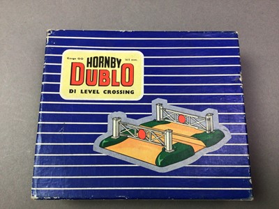 Lot 409 - HORNBY DUBLO ELECTRIC TRAIN SET