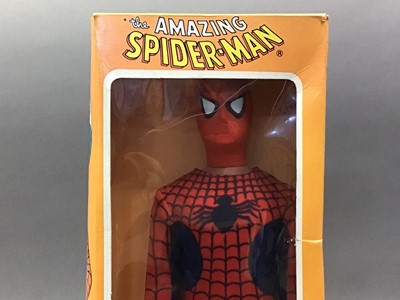 Lot 1011 - BURBANK TOYS, THE AMAZING SPIDER-MAN 12 1/2" ACTION FIGURE