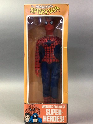 Lot 1011 - BURBANK TOYS, THE AMAZING SPIDER-MAN 12 1/2" ACTION FIGURE