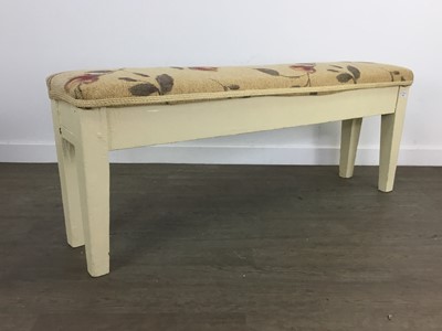 Lot 406 - MODERN WINDOW SEAT