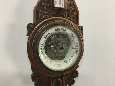 Lot 490 - VICTORIAN ANEROID BAROMETER