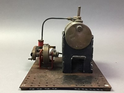 Lot 517 - SMALL LIVE STEAM ENGINE