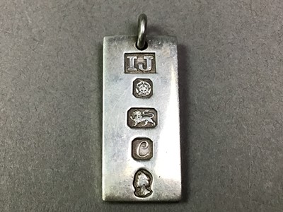 Lot 669 - COLLECTION OF SILVER JEWELLERY