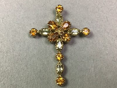 Lot 675 - GEM STONE CROSS PENDANT