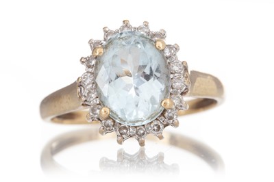 Lot 510 - AQUAMARINE AND DIAMOND RING