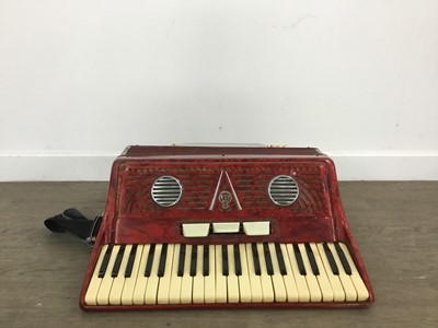 Lot 682 - VINTAGE ITALIAN ACCORDIAN