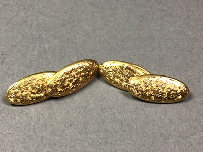 Lot 683 - PAIR OF FIFTEEN CARAT GOLD CUFFLINKS