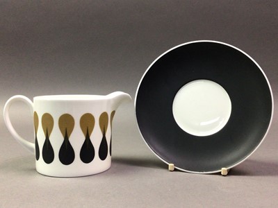 Lot 687 - SUSIE COOPER PART TEA SERVICE