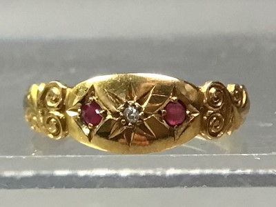 Lot 657 - RUBY AND DIAMOND RING