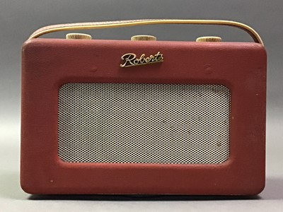 Lot 658 - ROBERTS VINTAGE RADIO