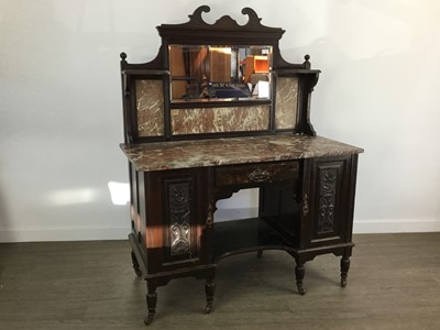 Lot 581 - LATE VICTORIAN MARBLE TOPPED WASHSTAND