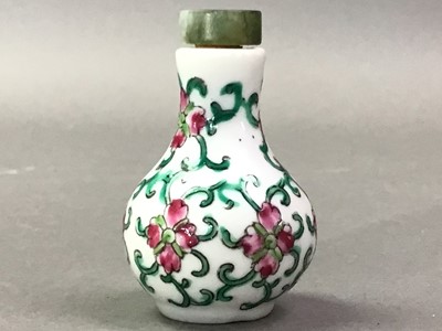 Lot 710 - CHINESE PORCELAIN SNUFF BOTTLE