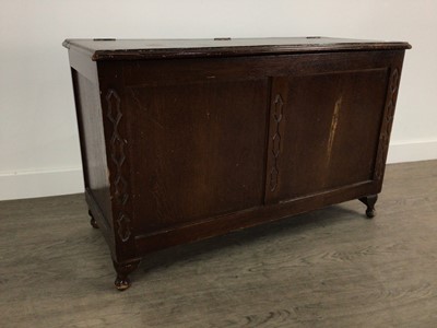 Lot 753 - OAK BLANKET CHEST