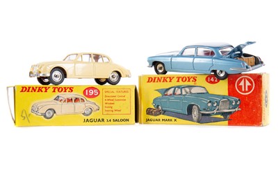 Lot 1024 - DINKY TOYS