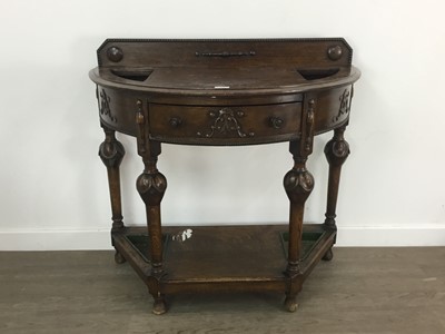 Lot 818 - EARLY 20TH CENTURY HALL TABLE