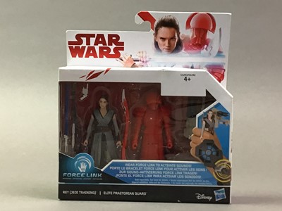 Lot 825 - STAR WARS, COLLECTION OF TOYS, FIGURES AND PUBLICATIONS