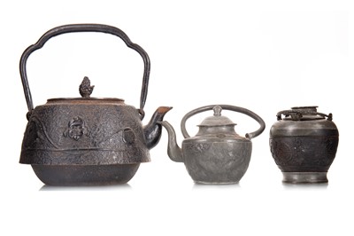 Lot 1099 - JAPANESE CAST IRON TEA KETTLE