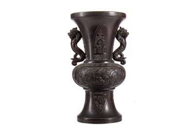 Lot 1132 - CHINESE BRONZE VASE