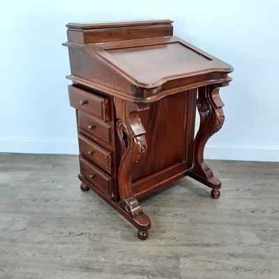 Lot 845 - REPRODUCTION MAHOGANY DAVENPORT DESK