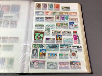 Lot 17 - WORLD - STAMP ALBUMS