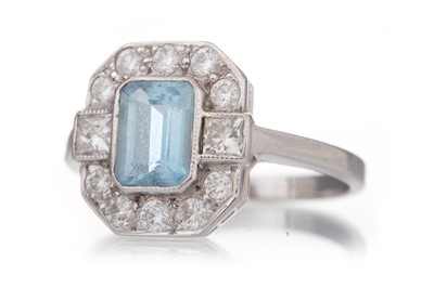 Lot 585 - AQUAMARINE AND DIAMOND RING