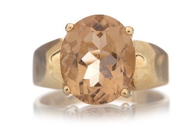 Lot 543 - CITRINE RING