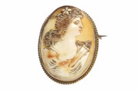 Lot 482 - NINE CARAT GOLD MOUNTED CAMEO BROOCH 8g