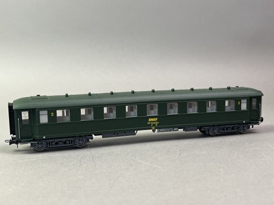 Lot 132 - MODEL RAILWAY, FRENCH ENGINES AND COACHES