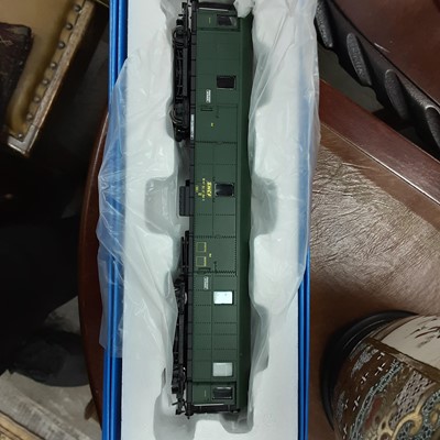 Lot 132 - MODEL RAILWAY, FRENCH ENGINES AND COACHES