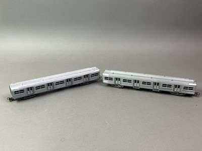 Lot 132 - MODEL RAILWAY, FRENCH ENGINES AND COACHES